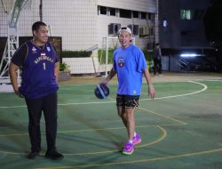 Pembasket Sombong Deny Sumargo Tantang Menpora Dito Bermain Basket