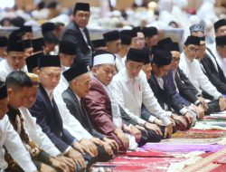 Presiden dan Wakil Presiden RI Sholat Ied Di Istiqal