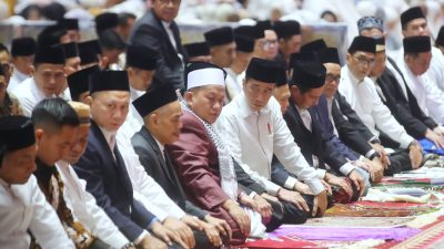 Presiden dan Wakil Presiden RI Sholat Ied Di Istiqal
