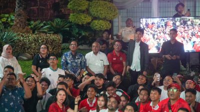 Deputi Pemberdayaan Pemuda Asrorun Ni’am Sholeh Ikut Menyaksikan Pertandingan Timnas