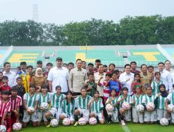 Menpora Dito Dampingi Presiden Prabowo Resmikan Renovasi 17 Stadion di Indonesia
